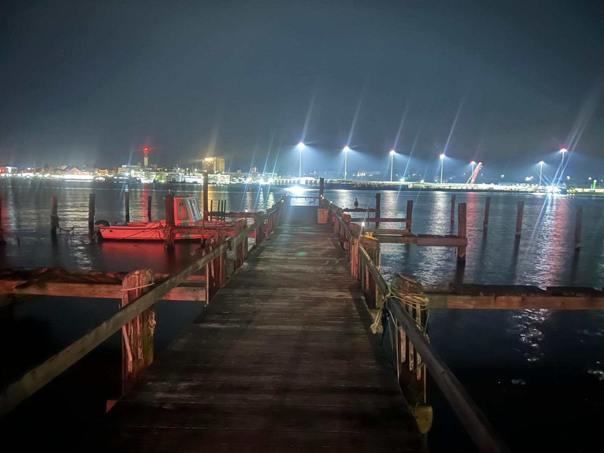 Thames Inn And Marina กรอตัน ภายนอก รูปภาพ